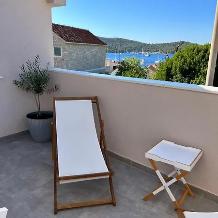 Novo Uredeni Sa Velikom Terasom Apartment *