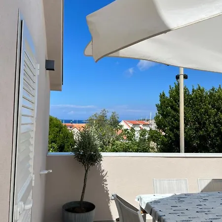 Novo Uredeni Sa Velikom Terasom Apartment *