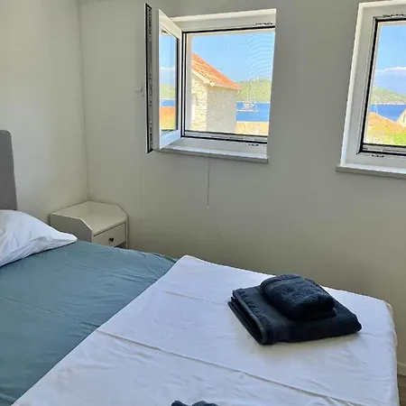 Novo Uredeni Sa Velikom Terasom Apartment *