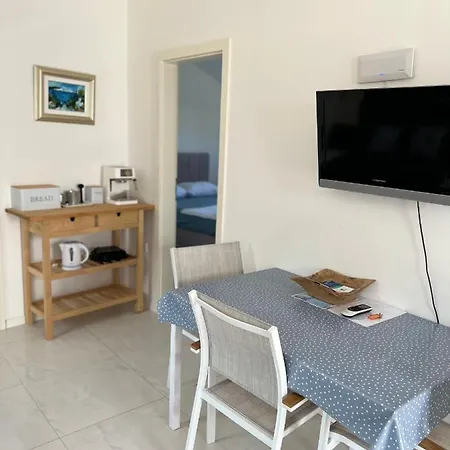 Apartment Novo Uredeni Sa Velikom Terasom